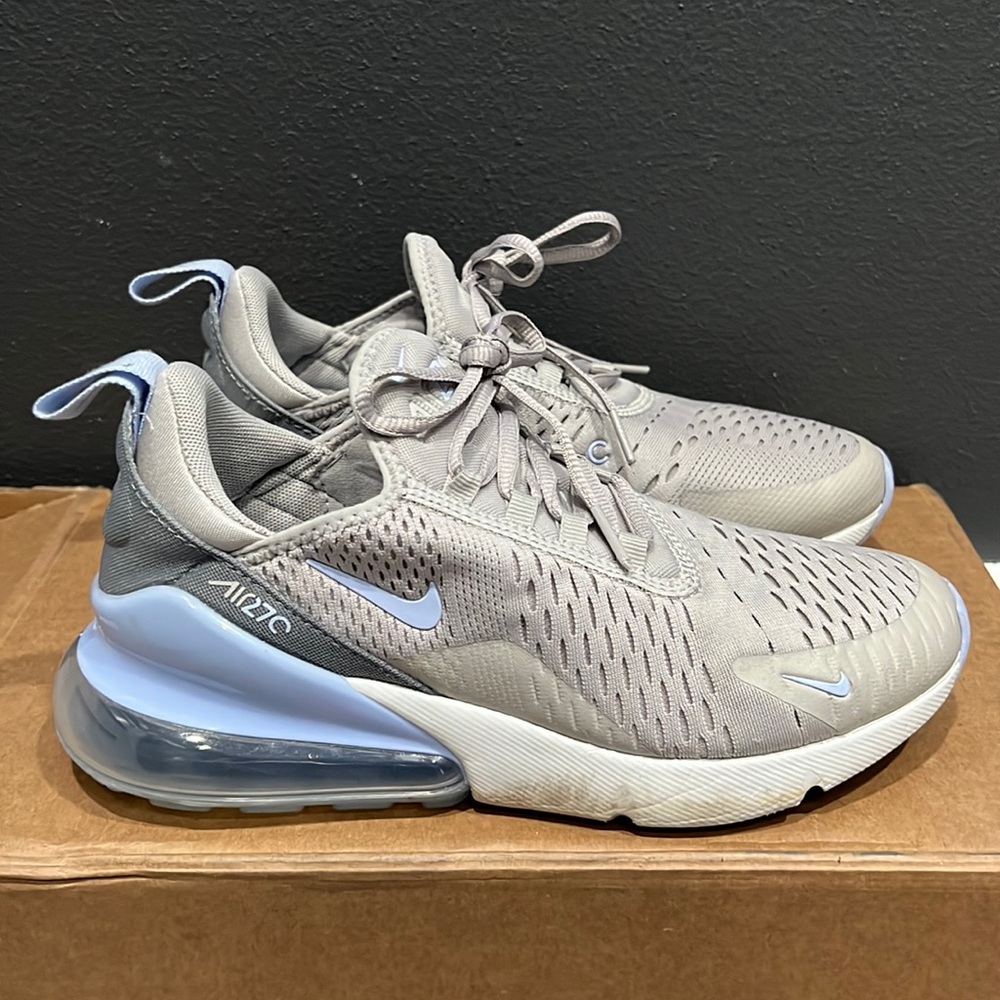 Women Nike Air 270 Size US 7